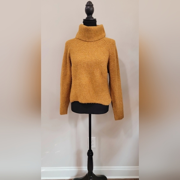 Topshop Sweaters - Topshop Tan Feminine High Low Turtleneck Chunky Knit Long Sleeve Sweater Sz 4
